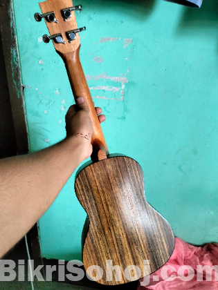 AXE 24' Ukelele